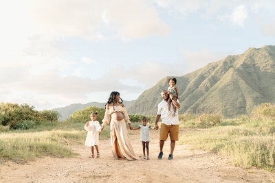 Oahu Photographer for Maternity