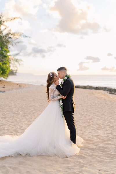 Loulu Palm Wedding Photographer Oahu Hawaii Lisa Emanuele-1019