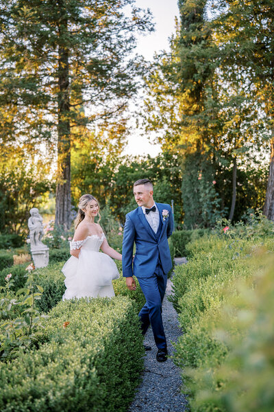 bride and groom sunset photo