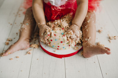 baby smashing cake