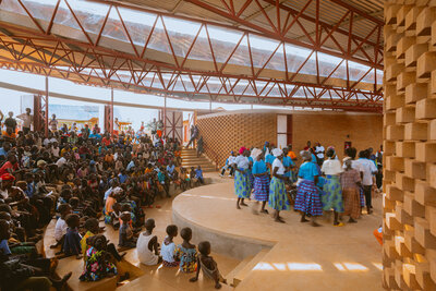 Bidi Bidi Performing Arts Centre photo by Mutua Matheka courtesy of to.org 02