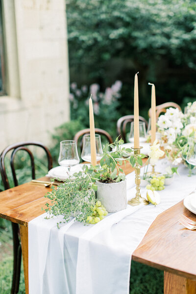 Table setting in the sun at