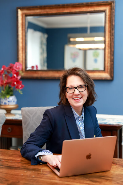 Jenn Clements hosting a virtual style session with a client.