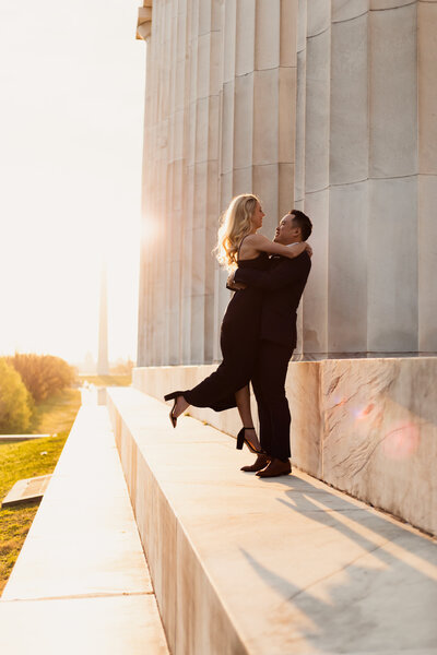 northern virginia wedding photographer at sunrise at lincoln memorial