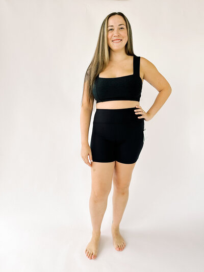 woman wearing black biker shorts