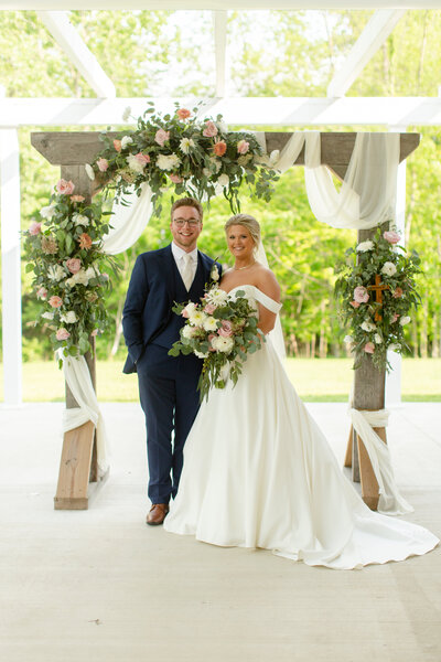 Candid and timeless wedding photos in the Midwest