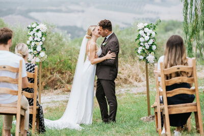 Couple getting married in Tuscany
