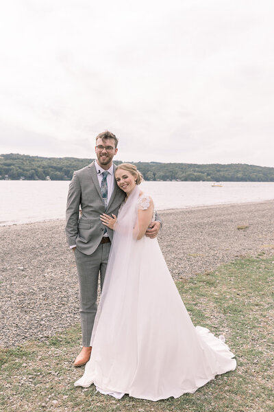 Detroit Michigan wedding couple posing
