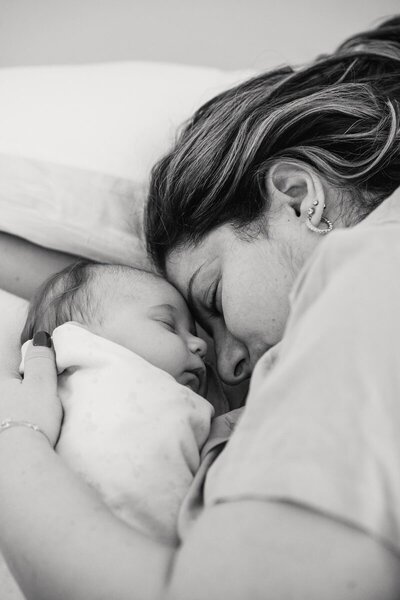 carole-anaya-doula-naturopathe-maternité-paris