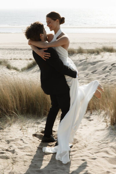 preview_editorialbeach_elinenijburgphotography-38-scaled