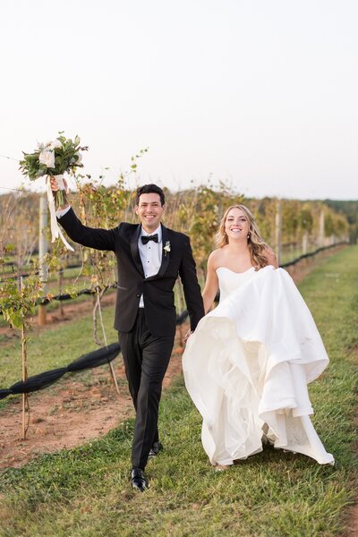 Charlottesville-Virginia-Vineyard-Wedding-Photographer-Sarah-Hinckley-Photography-_0025