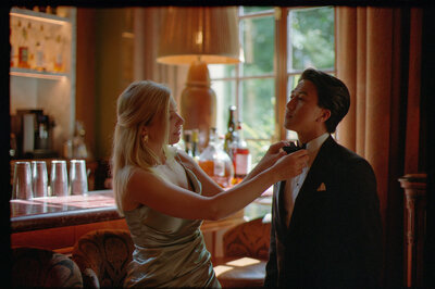 bridal party get ready on 35mm 