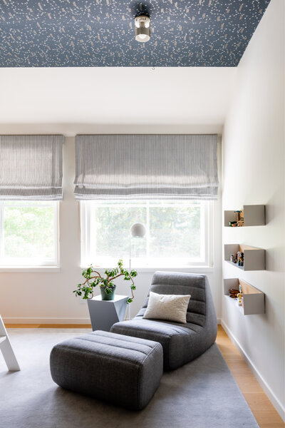 South End Boston brownstone by designer Sarah Scales, featuring original details, gallery white walls, and a mix of mid-century and custom furnishings for a timeless look