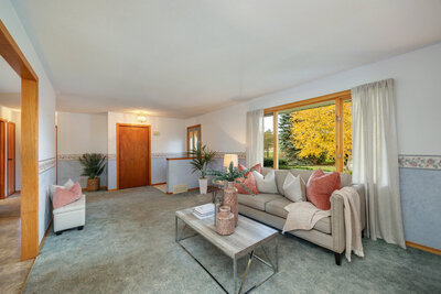 2295 Regional Rd 3 living room (5)