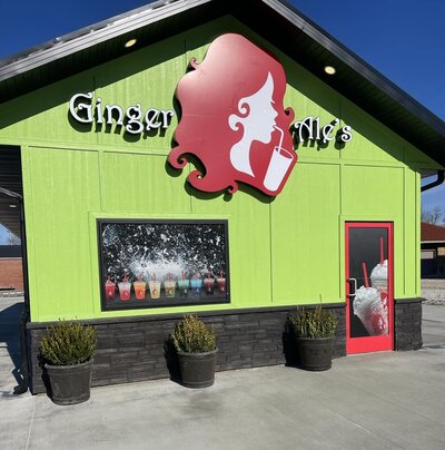 With locations in Indiana and Illinois, Ginger Ale’s offers fun food and drinks. There are 2.8 septillion flavors and an unparalleled selection of exquisite drink options. Explore the possibilities!