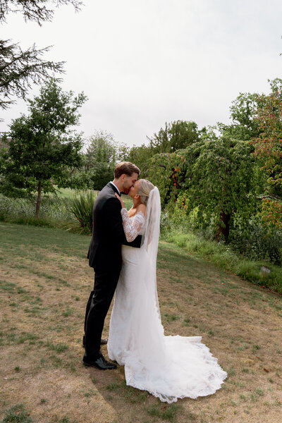 Couple wedding photo in Hereford