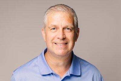 portrait-headshot-dan-hassert-hero-1459-2048