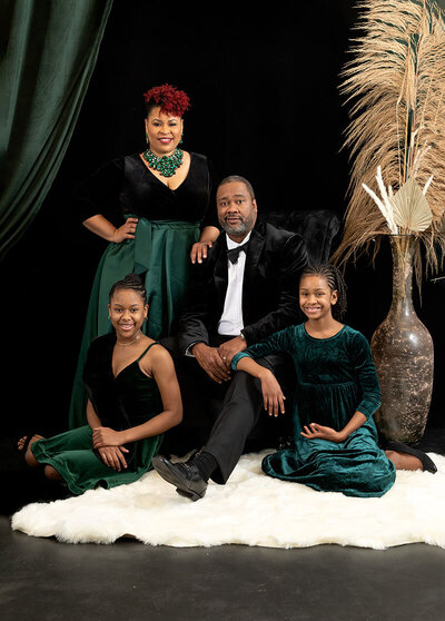 family photographer in virginia poses black family photos