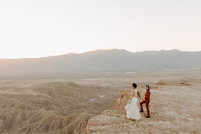 An intimate elopement in death valley