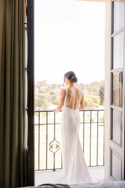 Bridal portrait on balcony