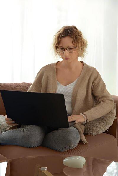 Anaïs, qui a fait appel au studio pour la création de sa stratégie de marque, son identité visuelle et son site web Showit.