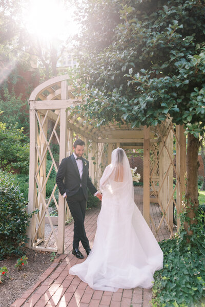 Lauren E. Bliss Photography Pennsylvania East Coast Destination Wedding Photographer Photography Editorial Luxury High End Chic Couples Couple Modern Romantic Engagement Weddings Lifestyle Portraits