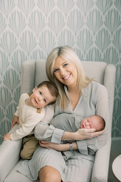 family of 4 spring time portrait by philadelphia family photographer