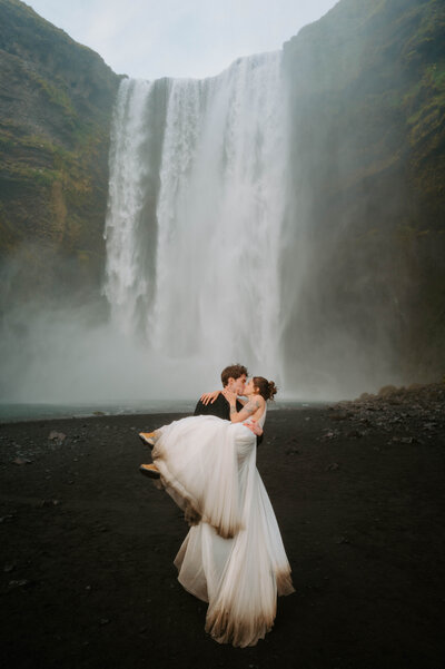 Iceland elopement photographer