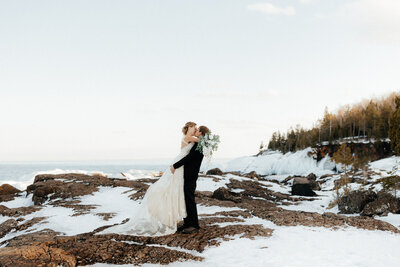 snowy elopement photos in Michigan