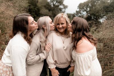 Girls kissing mom_websize
