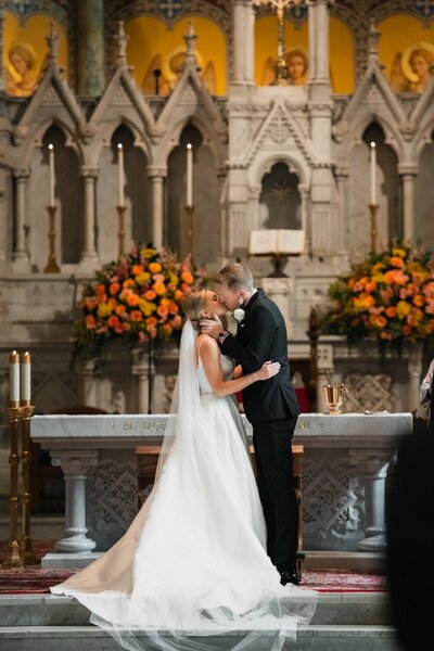 104_Savannah wedding_Charles Morris Center_Cathedral_St.John_0995_Holly+Justin {Coastal Chic Studios}_CC2_7961