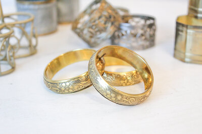 TE Inventory-Assorted Gold Thin Napkin Rings 113