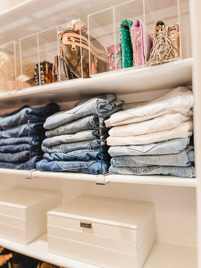 A silverware drawer that has been decluttered and spaced out