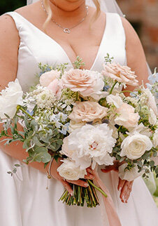 The little flower hut brides  bouquet at Grand Lodge Oaklands
