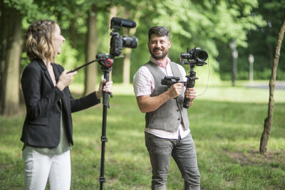 Brand-photography-headshots-pose-ideas-video-team