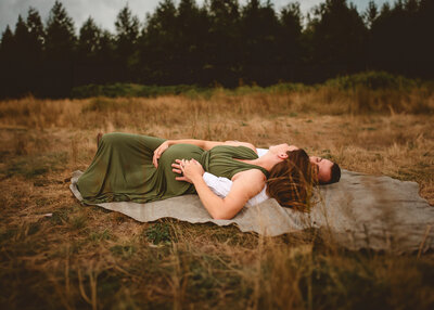 maternity, newborn, field, laying down, couples, photography, abbotsford, british columbia, fraser valley