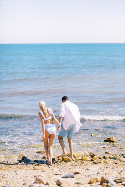 montauk-light-house-engagement-photos-alicia-caitlyn-photography