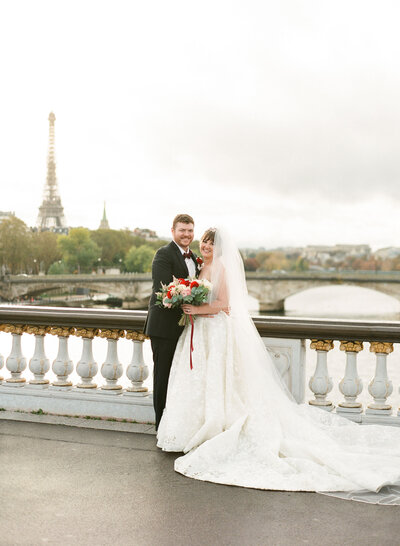 31-Alexandra-Vonk-photography-wedding-pont-alexandre-III-Paris