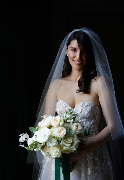 Wedding portrait bride in oscar de la renta