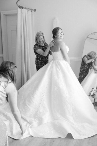 Light and airy engagement Cleveland Wedding Photographer bride getting ready at Aurora Meadows