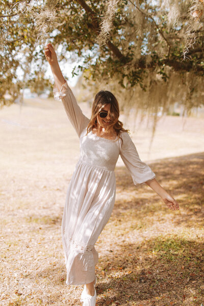 Hi, I’m Andi! I share casual style, Florida life, cozy home decor, and easy entertaining ideas + easy recipes. Inspo that’s pretty, purposeful, and doable.