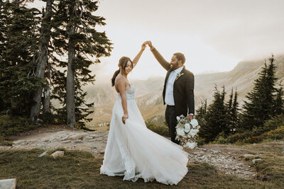 Elopement picnic near Snoqualmie