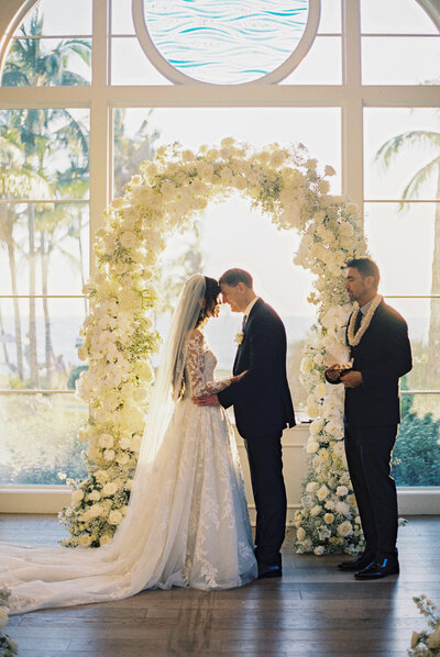 Four Seasons Micro Wedding on Oahu by Amanda Hartfield-10