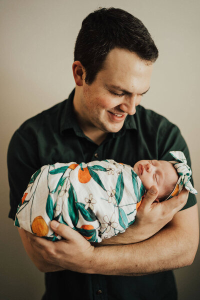 Newborn family photoshoot ideas at home