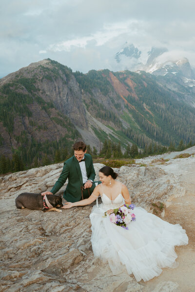 a couple elope on Artist Point in North Cascades