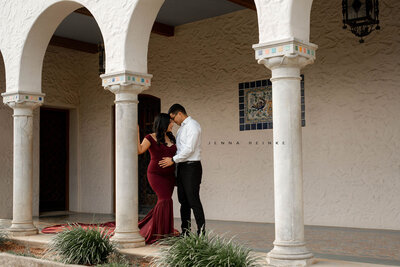 McNay-Art-Muesum-Maternity-Photographer