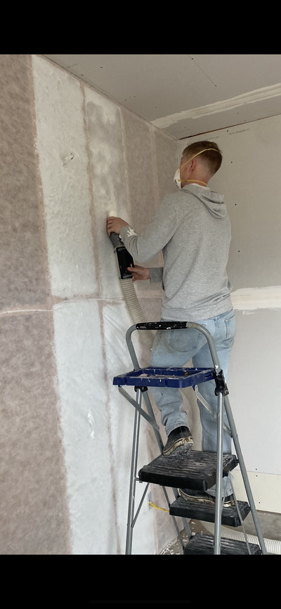 With years of experience in construction, Evyn is passionate about providing the best service to the Acadiana area.