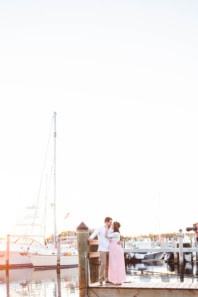 mom and dad at marina in miami at sunset by miami maternity photographer msp photography David and Meivys Suarez