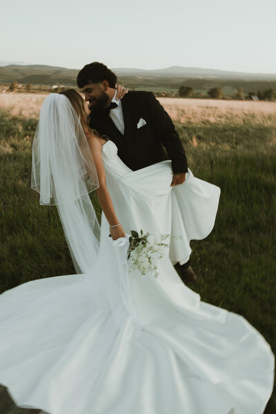 Colorado wedding photography in the summer