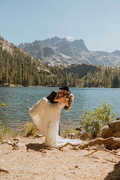 A couple getting married at Sardine Lake in Tahoe